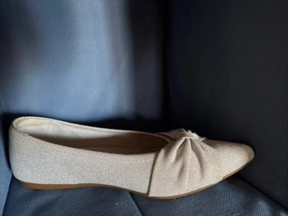 Vivaia Pointed-Toe Silver Bow Flats Elegant Style (Azura) Comfort Shoe EUC - Picture 8 of 10